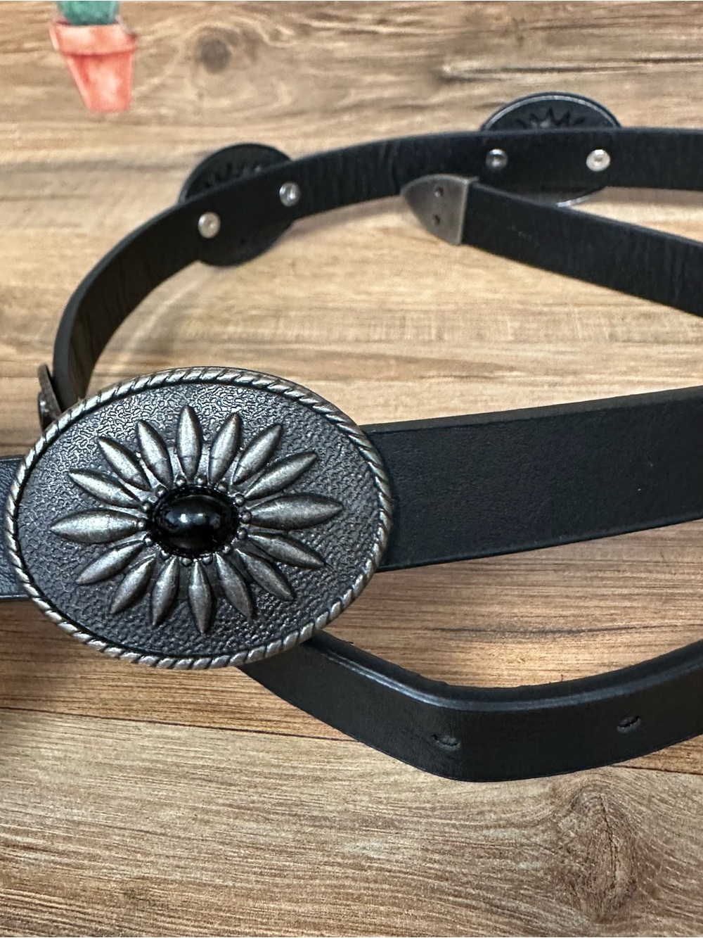 Womens western boho oval metal concho style belt black size Large - Picture 3 of 6